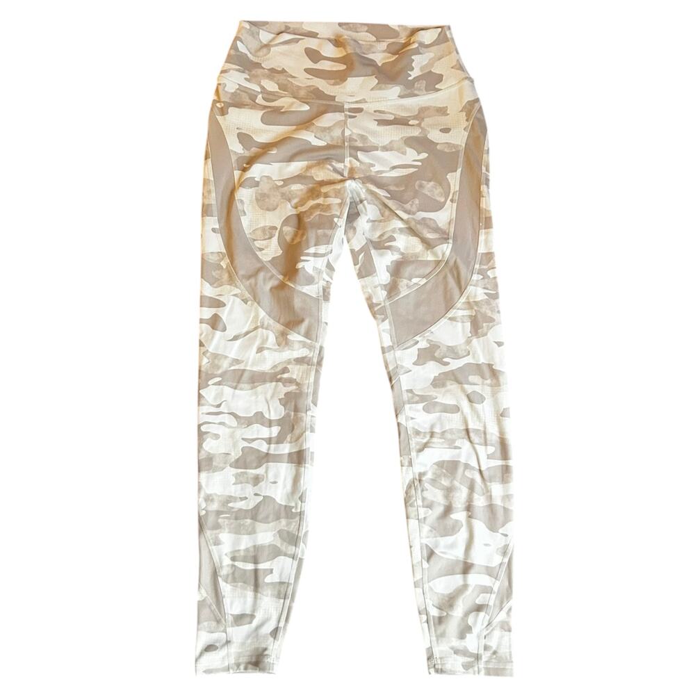 Violate the Dress Code Women’s Vintage High Rise Camo Pants Tan Size Large